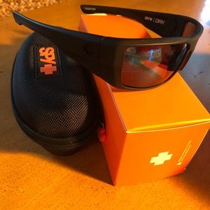 Spy dirk polarized w/blue spectra